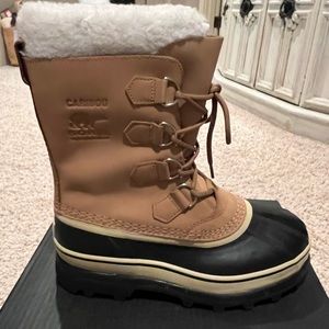 Caribou Sorel waterproof Boots in Buff